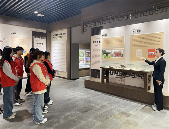 緬懷沈氏三賢 弘揚勤廉家風(fēng)|安康市中心血站聯(lián)合安康學(xué)院團委開展愛國主義教育活動